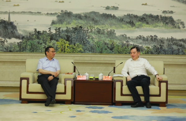 杭州市长刘忻会见阿克苏地区和阿克苏市党政代表团