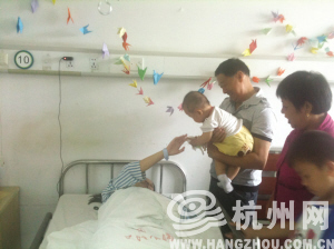 我和最美妈妈相处的12天-徒手接住坠楼短款,发型女生女孩图片
