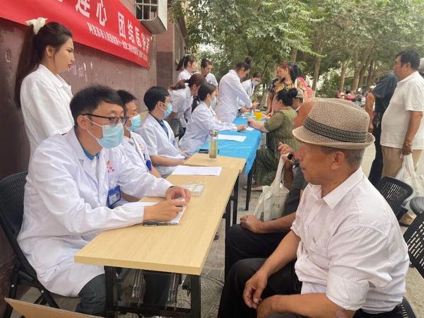2025年1月，健康快车走进基层开展义诊惠民活动.jpg
