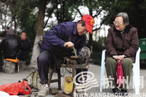 爱心车队队长说,昨天绝不是朝晖公园一日游