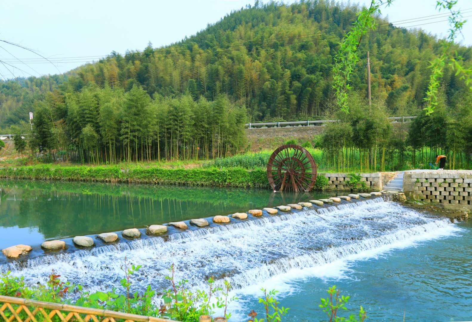 点燃人才驱动引擎实现农旅融合发展桐庐瑶琳镇高翔村美丽乡村建设进入