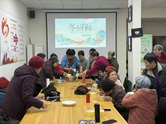 03cdd40b894b3154316bb2c2165d9a80