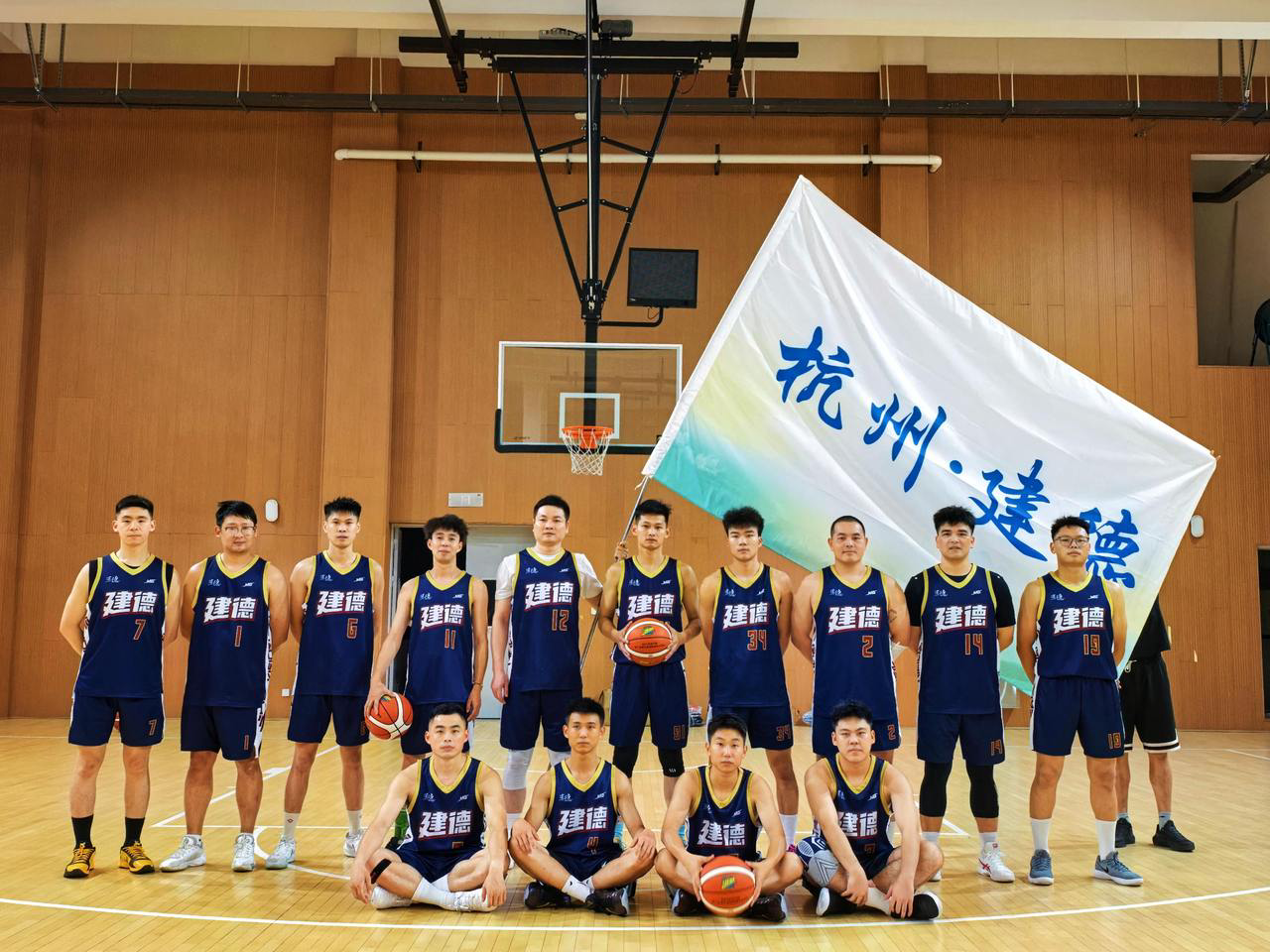 配图1