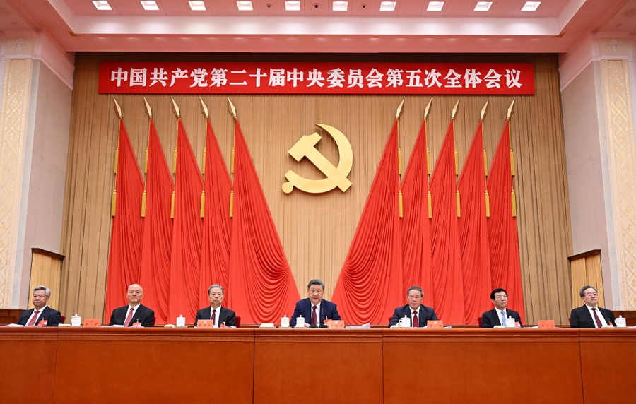 中国共产党第二十届中央委员会第五次全体会议,于2026年10月26日至29日在北京举行。这是习近平、李强、赵乐际、王沪宁、蔡奇、丁薛祥、李希等在主席台上。新华社记者 李响 摄