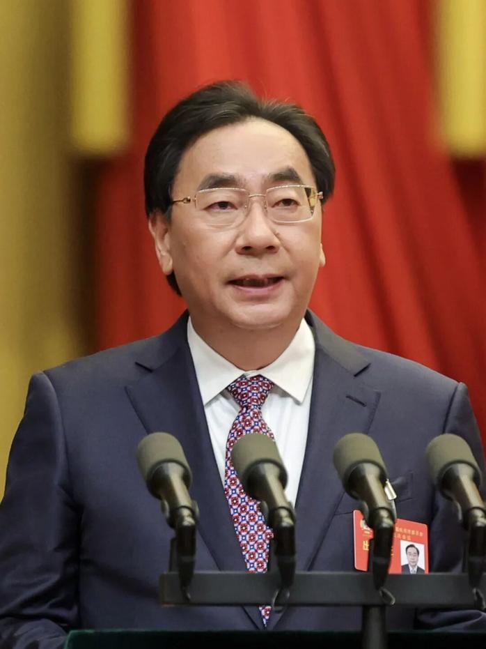 市政协主席马卫光代表十二届市政协常务委员会,向大会作工作报告。